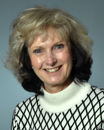 Mrs Anita Theron